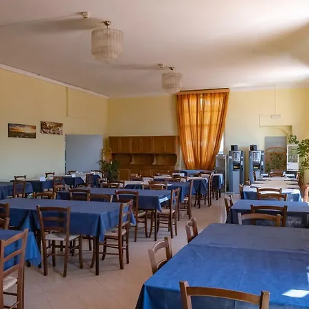 Casa Religiosa Emiliani 호텔 *